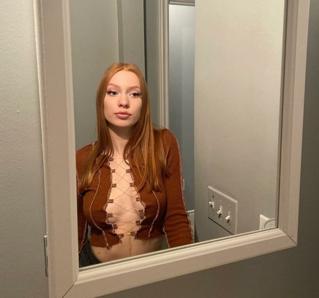 Naken lekkede OnlyFans-bilde av Lily Priscak