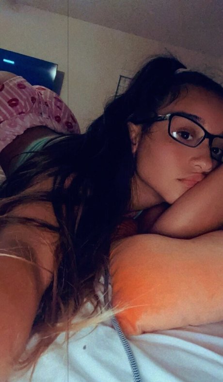 Nahá fotka uniklých OnlyFans od Alahna Ly