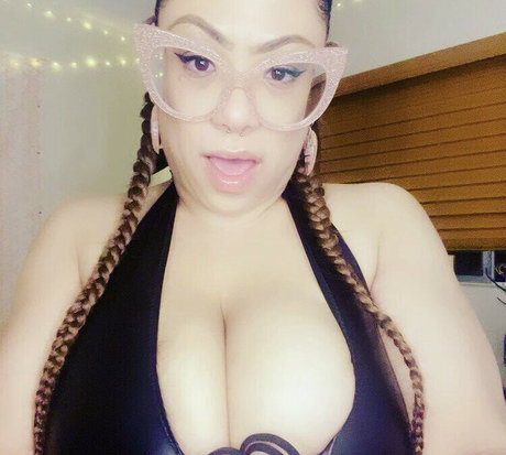 Naakte gelekte OnlyFans-foto van Danijennprincess