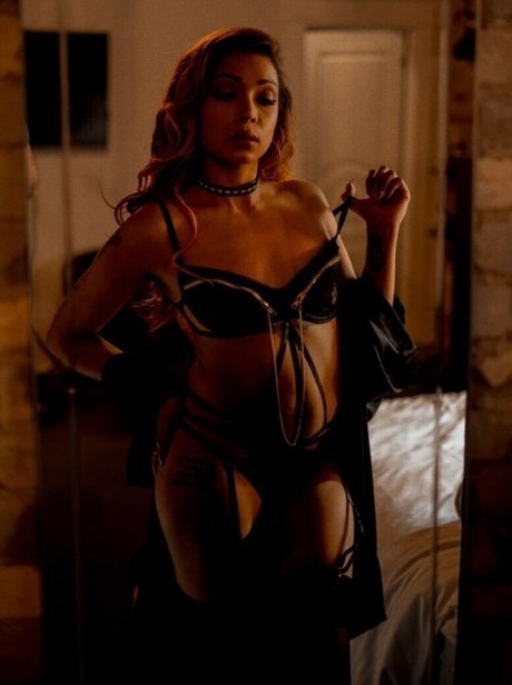 Naken läckt OnlyFans-bild av Rubi Satha