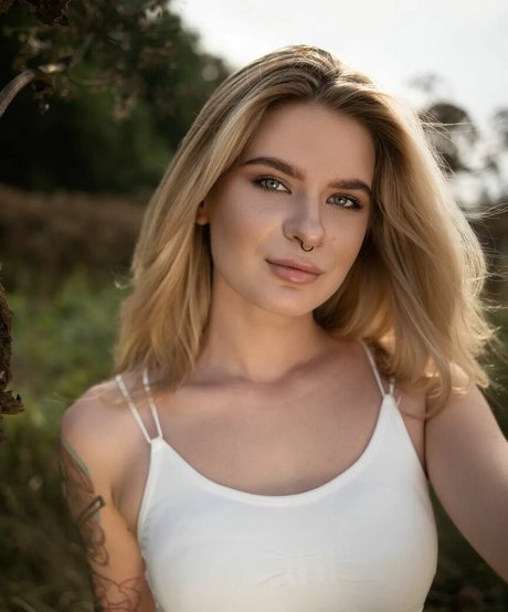 Alasti lekkinud OnlyFans-i pilt Iris A