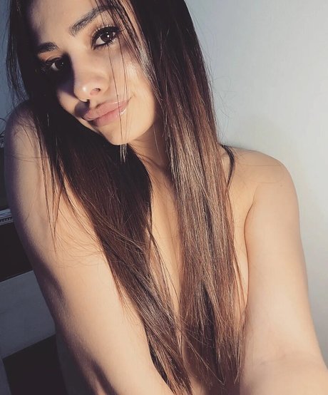 Alasti lekkinud OnlyFans-i pilt Sol Abelleira