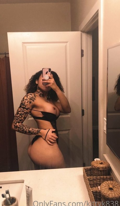 Nahá fotka uniklých OnlyFans od Kittyk838