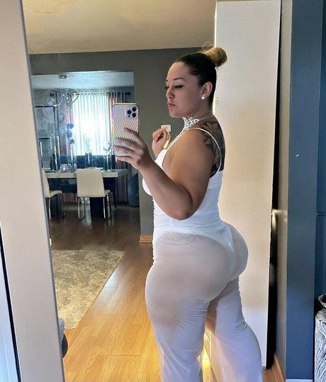 Обнаженная фотография утечки OnlyFans от Sadithabodi