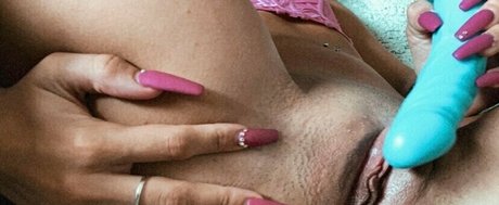 Nacktes geleaktes OnlyFans-Foto von Taytayhein