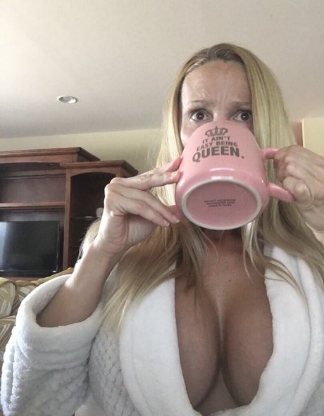 Naken lekkede OnlyFans-bilde av Billi Bardot