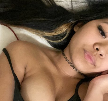Nøgent lækket OnlyFans-billede af Asianmangogirl