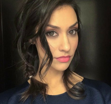 Janina Gavankar