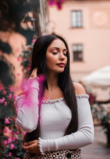 Nahá fotka uniklých OnlyFans od Kristina Azaronak
