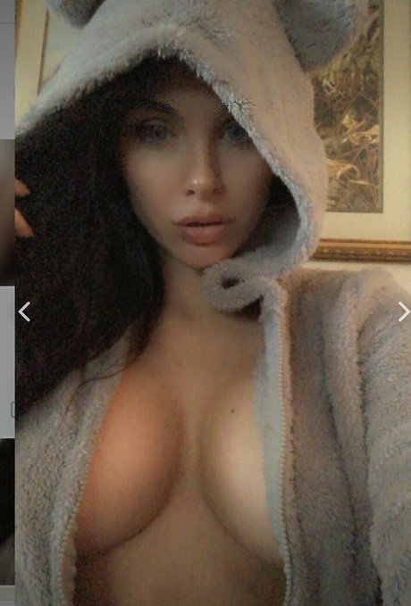 Naakte gelekte OnlyFans-foto van Summerfoxfox