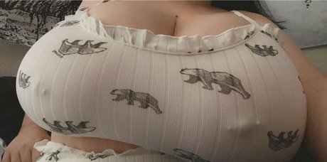 Alasti lekkinud OnlyFans-i pilt Pshellohell