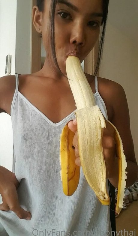 Nahá fotka uniklých OnlyFans od Mint Ebony