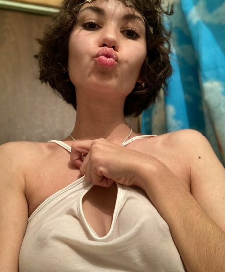 Adorable Dina