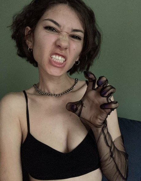 Adorable Dina