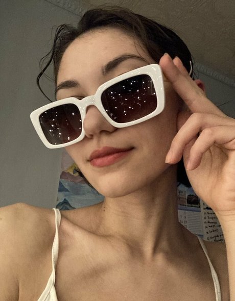 Adorable Dina