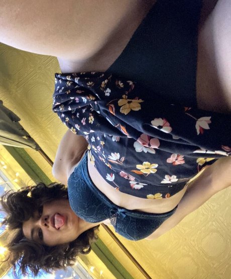 Adorable Dina