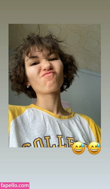 Adorable Dina