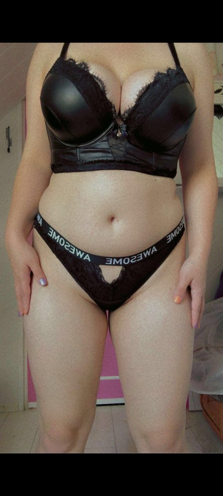 Photo nue de fuite OnlyFans de Sina
