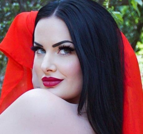 Raven Rose