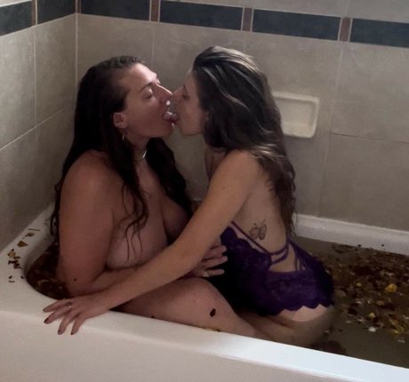 Nahá fotka uniklých OnlyFans od Kyleekayoss