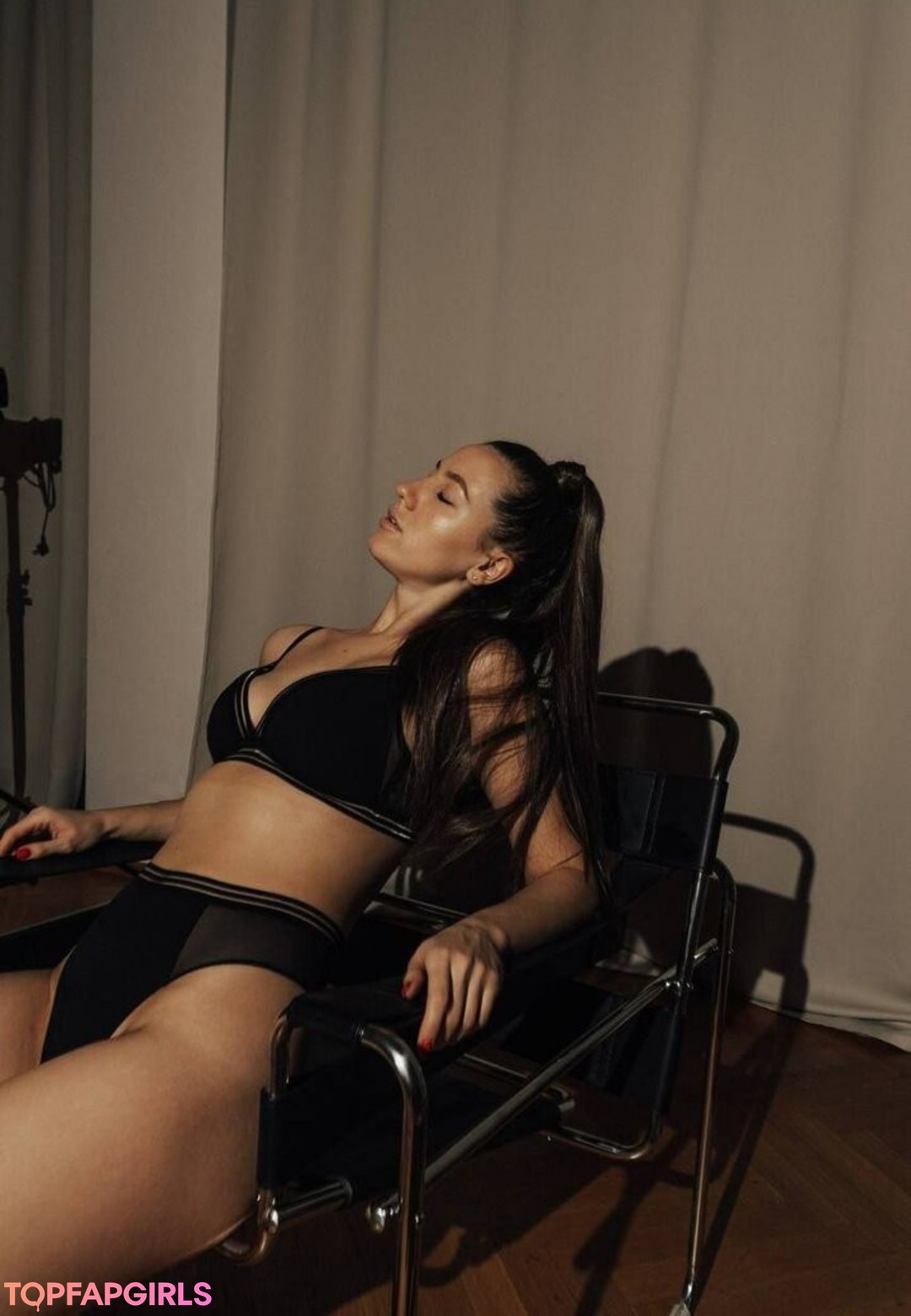 Foto di nudo di fuga di OnlyFans di Alla Mill #12