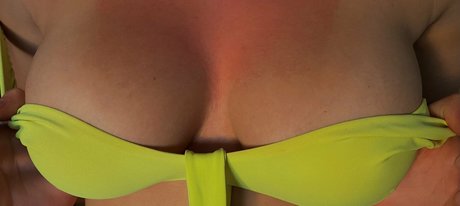 Nahá fotka uniklých OnlyFans od Andrea Rojo Redmil