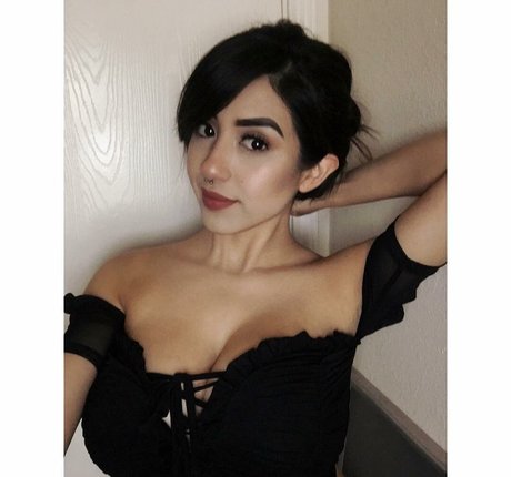 Alexandra Nicole