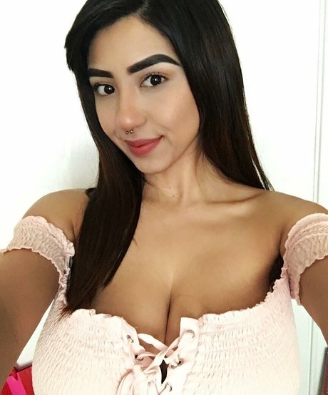 Alexandra Nicole