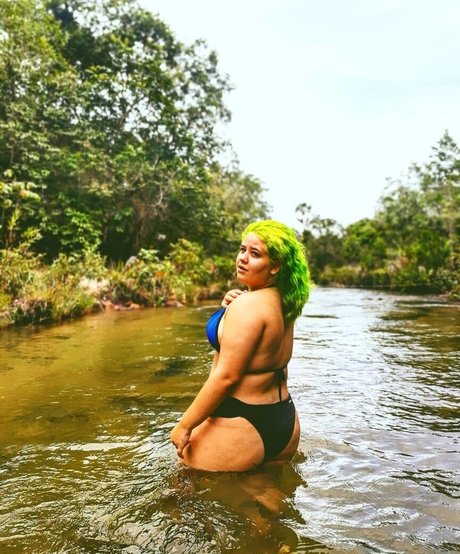 Naken läckt OnlyFans-bild av Karol Lannes