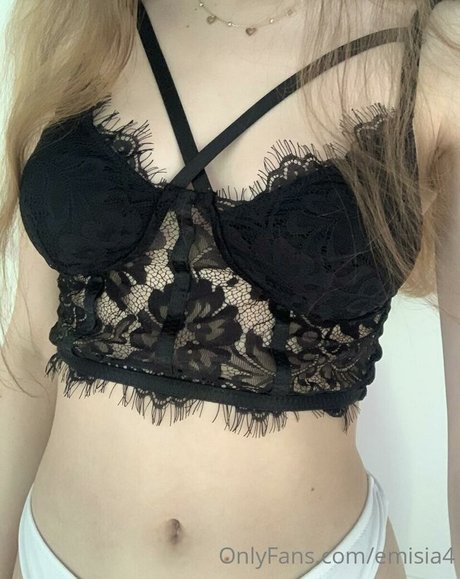 Nahá fotka uniklých OnlyFans od Emisia4
