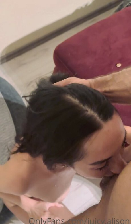 Naken läckt OnlyFans-bild av Juicyalison