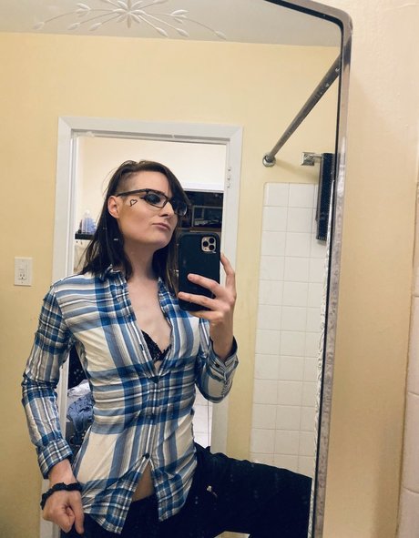 Ava Shade