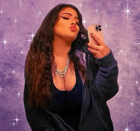 Alasti lekkinud OnlyFans-i pilt Esmeralda Quintero