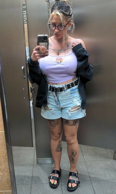 Naken läckt OnlyFans-bild av Crybaby1995