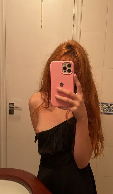 Nacktes geleaktes OnlyFans-Foto von Baby Caroline