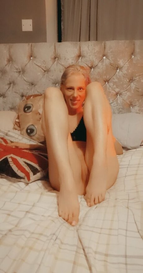 Naken läckt OnlyFans-bild av Stacey Louise