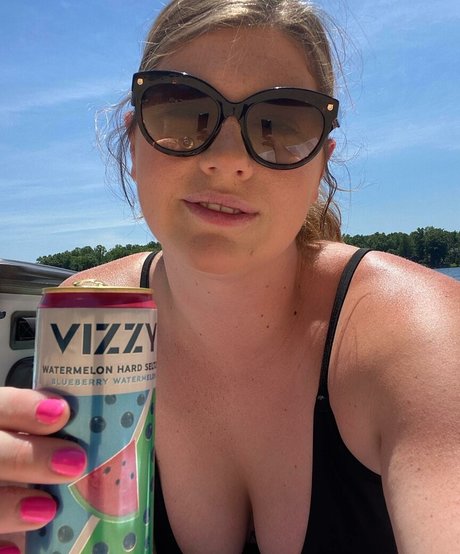 Naken läckt OnlyFans-bild av Bekahbutinonly