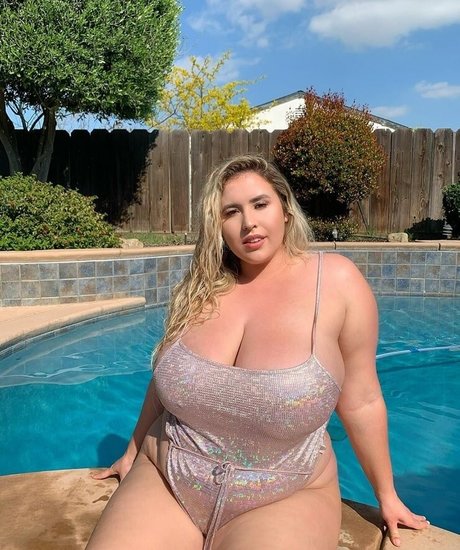 Alaston vuotanut OnlyFans-kuva Lauren Sangster