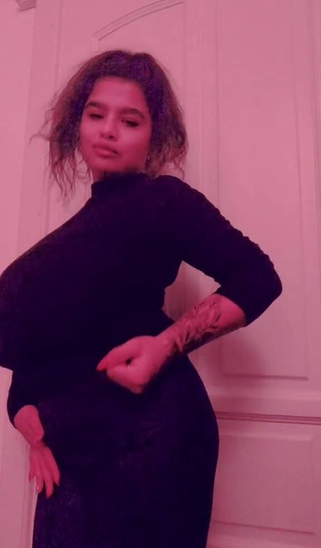 Naakte gelekte OnlyFans-foto van Melannia