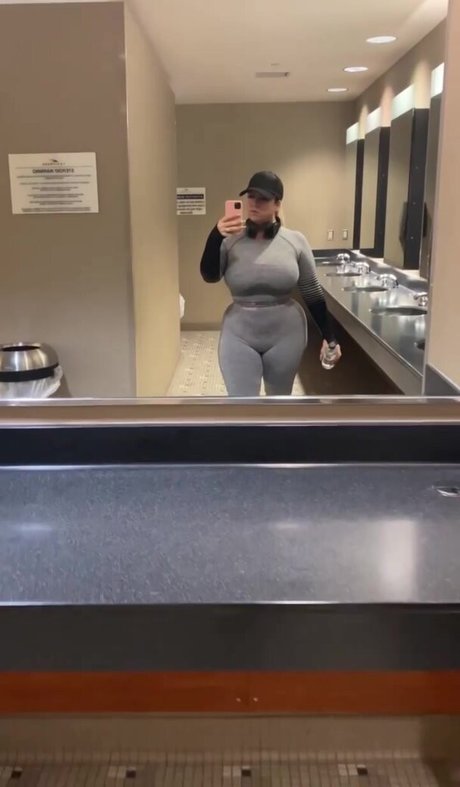 Alaston vuotanut OnlyFans-kuva Christie
