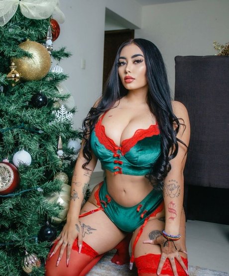 Nahá fotka uniklých OnlyFans od Michbaezoficial