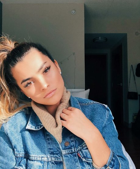 Kylie Manue