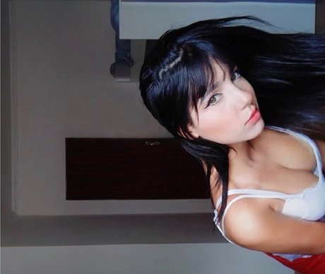 Naakte gelekte OnlyFans-foto van Leticia Meira