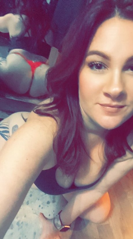 Naken lekkede OnlyFans-bilde av Anjuli Parker