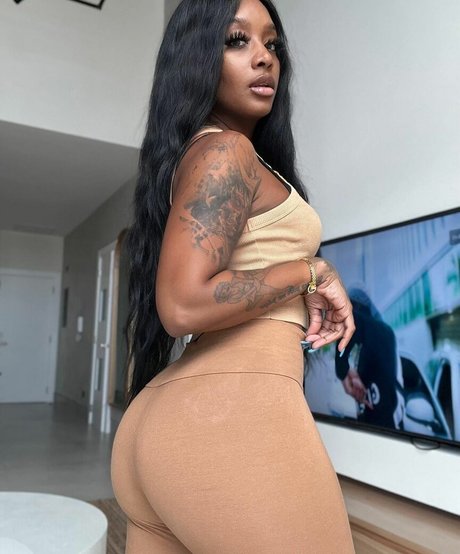 Nahá fotka uniklých OnlyFans od Cathiimedialuna