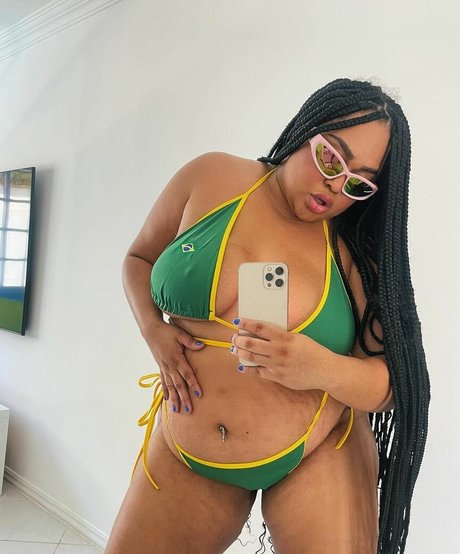 Naken läckt OnlyFans-bild av Rizia Cerqueira