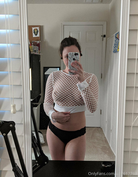 Nahá fotka uniklých OnlyFans od Elysia Griffin Patreon