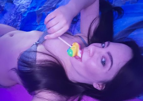 Naken lekkede OnlyFans-bilde av Vivi2416