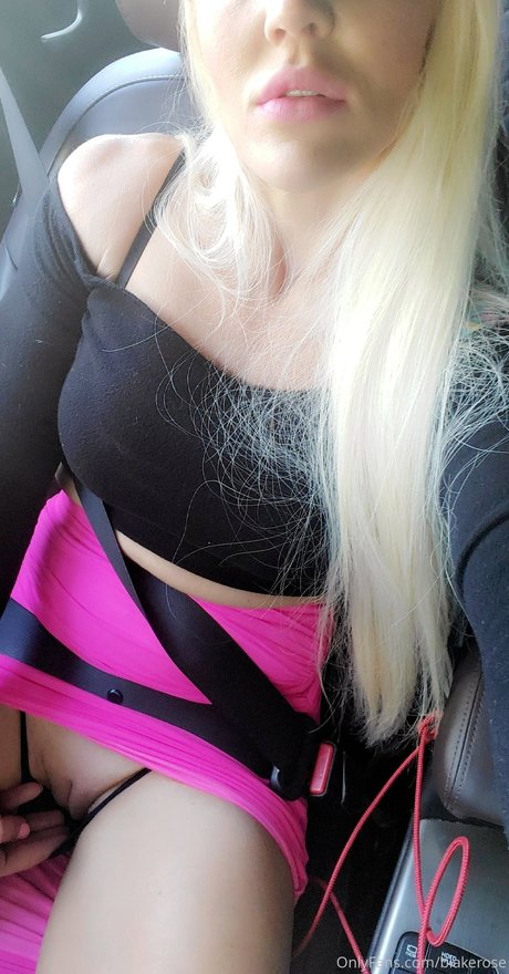 Nahá fotka uniklých OnlyFans od Blake Rose