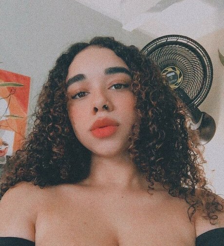 Nahá fotka uniklých OnlyFans od Lilith